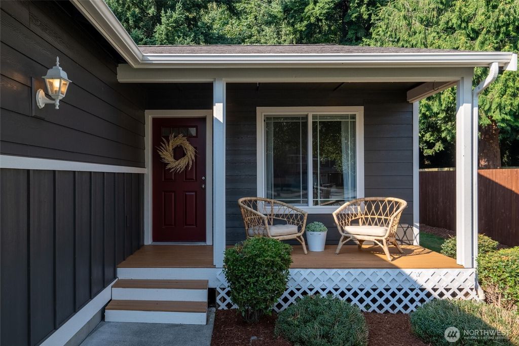 Photo of 449 Oak Hill Lane, Burlington, WA 98233 (MLS # 2433116)