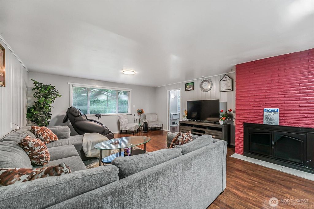 Photo of 4736 164th St, Tukwila, WA 98188 (MLS # 2511372)