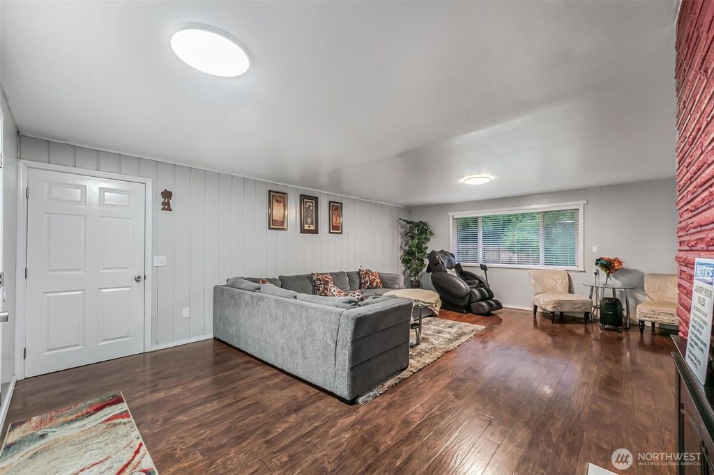 Photo of 4736 164th St, Tukwila, WA 98188 (MLS # 2511372)