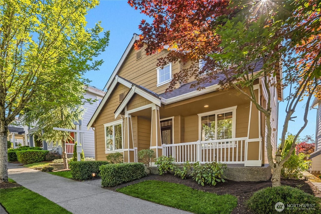 Photo of 2441 31st Avenue NE, Issaquah, WA 98029 (MLS # 2538135)
