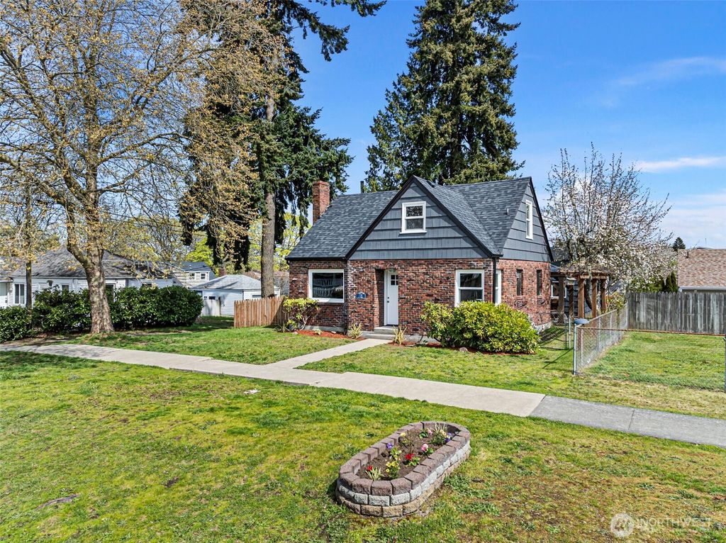 Photo of 2709 N Mason Avenue, Tacoma, WA 98407 (MLS # 2509918)
