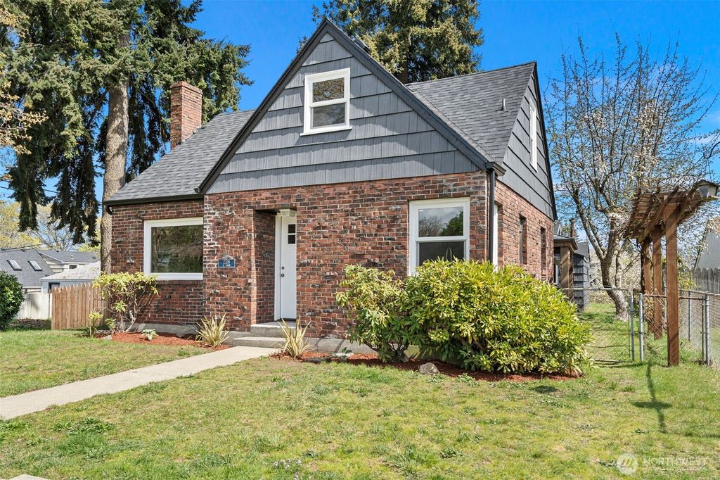 Photo of 2709 N Mason Avenue, Tacoma, WA 98407 (MLS # 2509918)