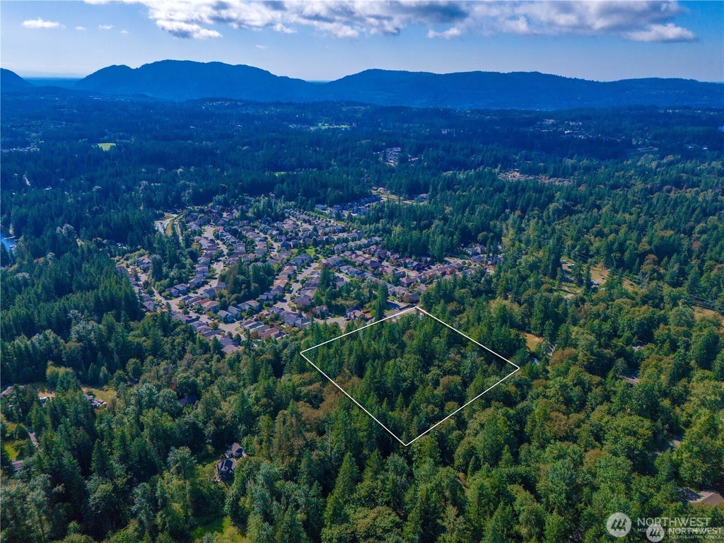 Photo of 25010 SE 17th Street, Sammamish, WA 98075 (MLS # 2578488)