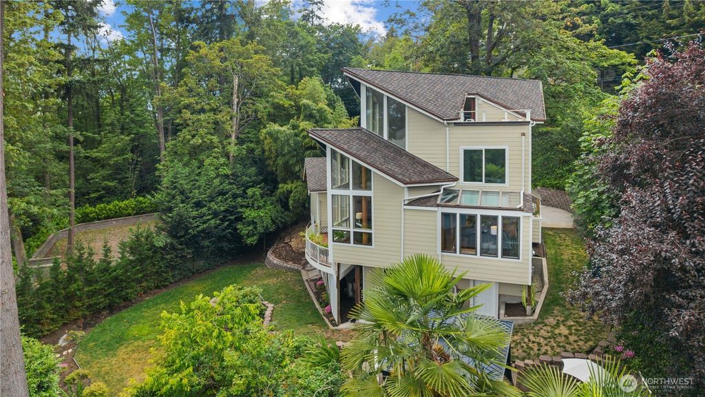 Photo of 8526 E Mercer Way Way, Mercer Island, WA 98040 (MLS # 2377732)