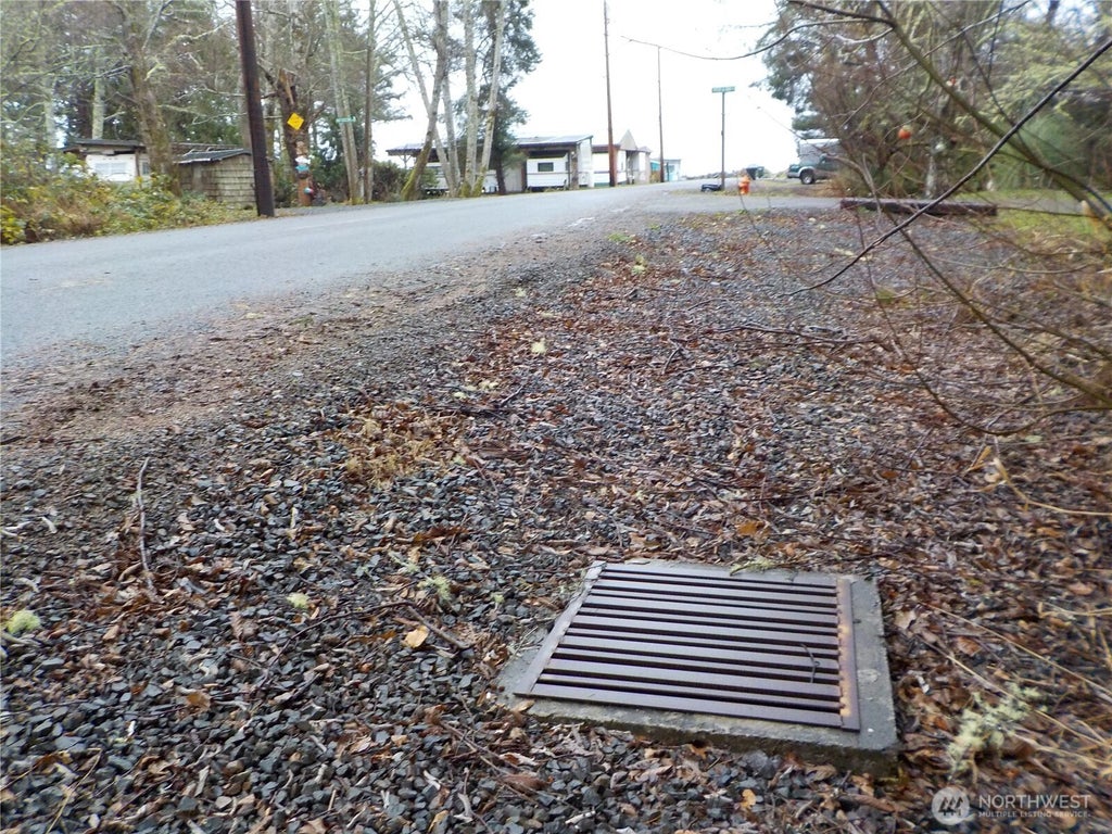 Photo of 12 Third St W, Chinook, WA 98614 (MLS # 2576389)