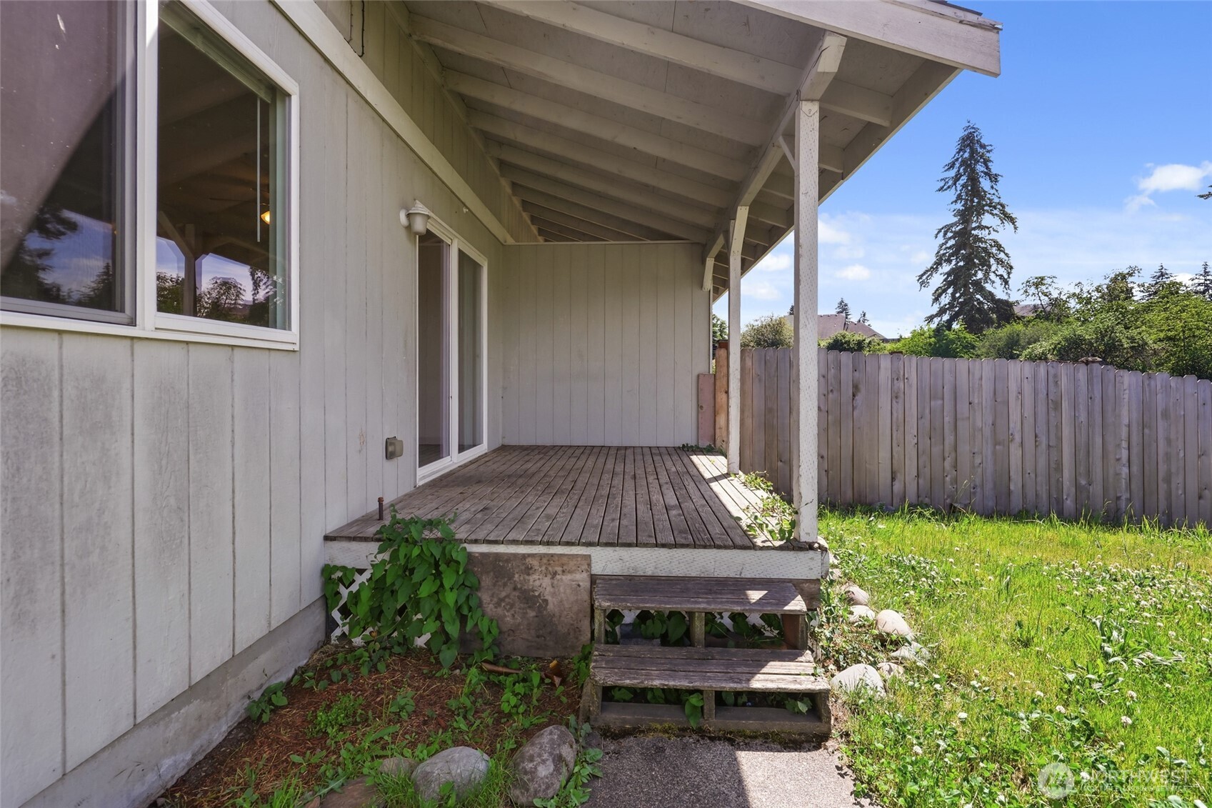 735 Crystal Springs Road NW