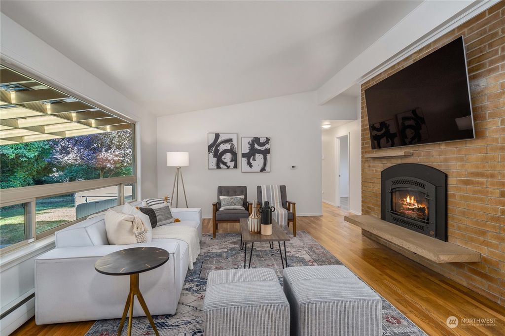 Photo of 157 SW 313th Street, Federal Way, WA 98023 (MLS # 2132277)