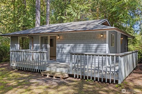 Photo of 625 E Pointes Drive W, Shelton, WA 98584 (MLS # 2511902)