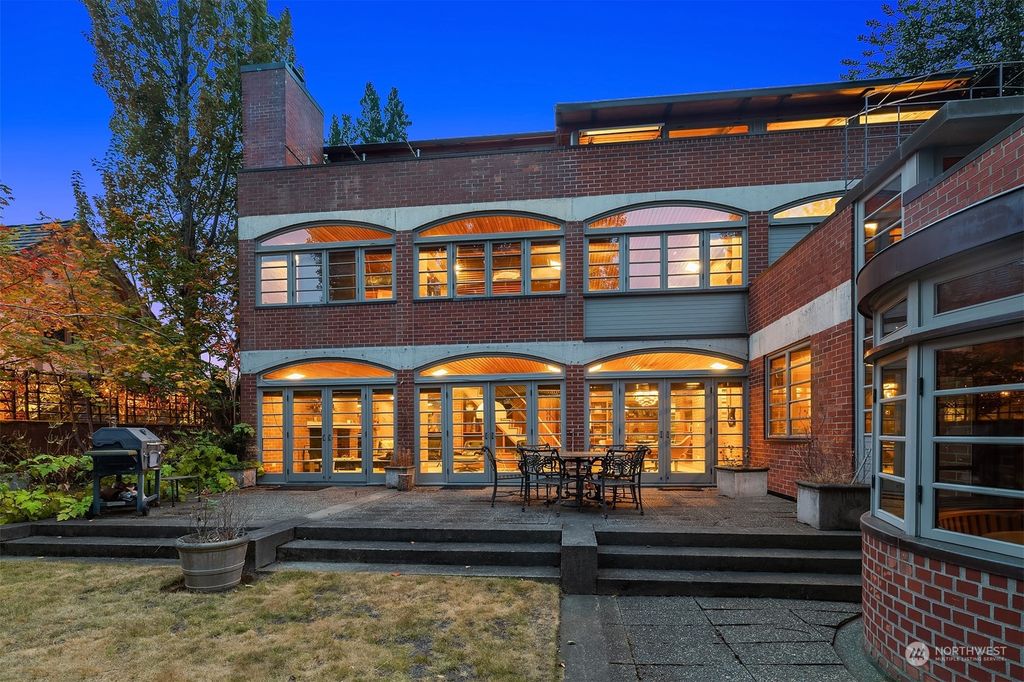 Photo of 608 34th Avenue E, Seattle, WA 98112 (MLS # 2010017)