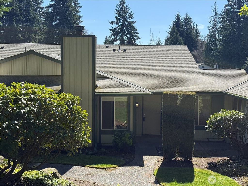 Photo of 526 S 323rd Place Pl #11F, Federal Way, WA 98003 (MLS # 2460281)