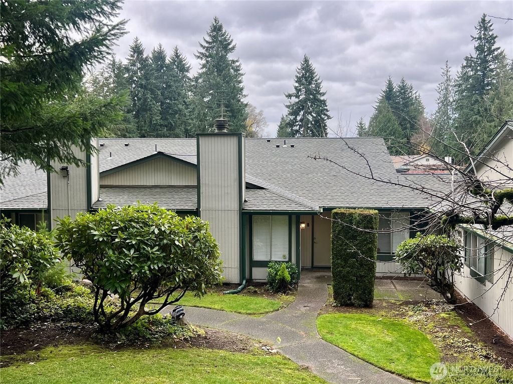Photo of 526 S 323rd Place Pl #11F, Federal Way, WA 98003 (MLS # 2460281)