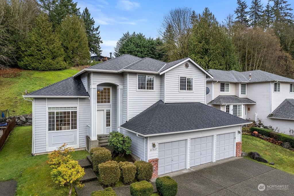 Photo of 21517 12th Avenue W, Lynnwood, WA 98036 (MLS # 2190692)