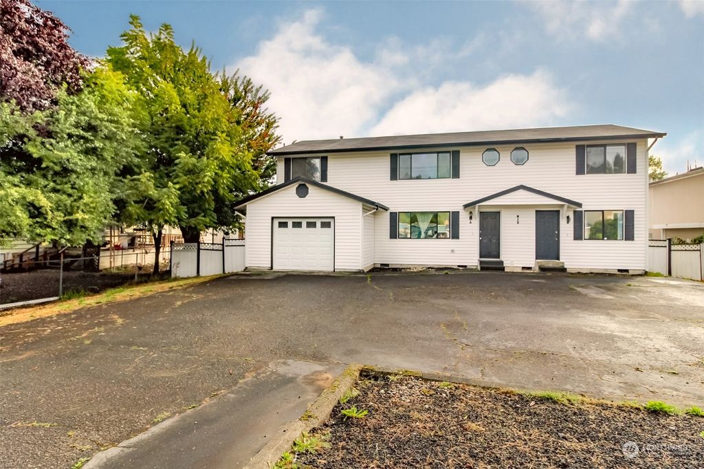 Photo of 912 Algona Boulevard N #A &amp; B, Algona, WA 98001 (MLS # 2163351)