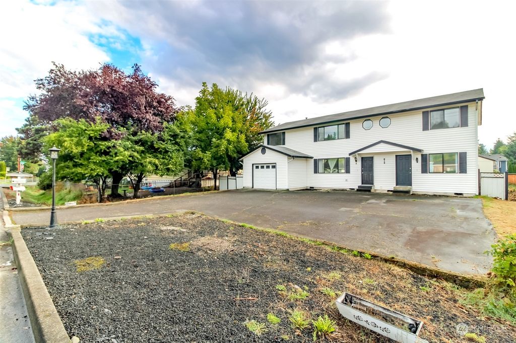 Photo of 912 Algona Boulevard N #A &amp; B, Algona, WA 98001 (MLS # 2163351)