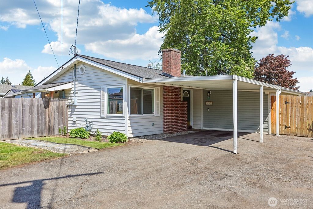 Photo of 16966 121st Avenue SE, Renton, WA 98058 (MLS # 2514773)