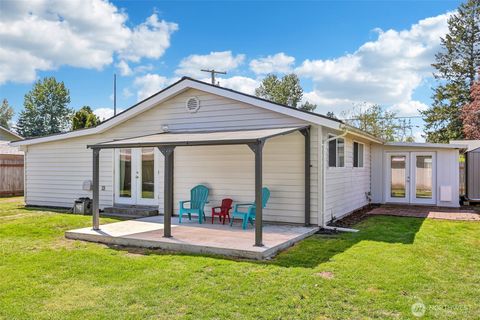 Photo of 16966 121st Avenue SE, Renton, WA 98058 (MLS # 2514773)