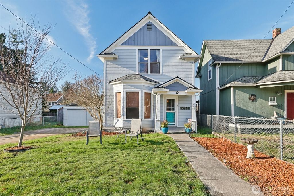 Photo of 3222 Kromer Avenue, Everett, WA 98201 (MLS # 2463128)