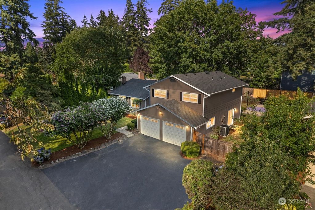 Photo of 6848 122nd Place NE, Kirkland, WA 98033 (MLS # 2278432)