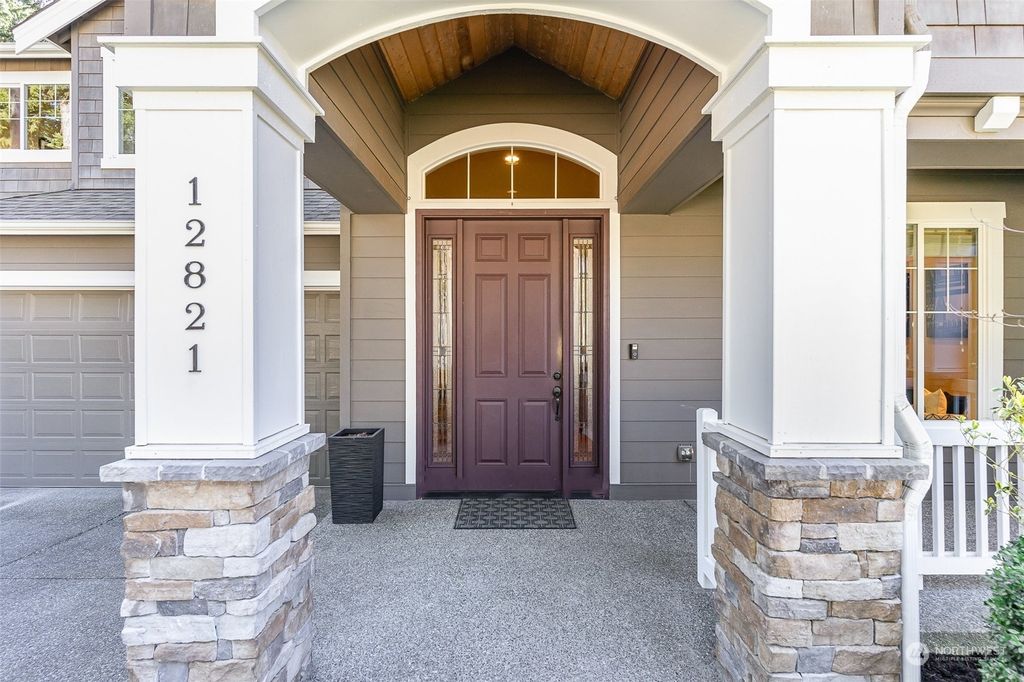 Photo of 12821 NE 104th Street, Kirkland, WA 98033 (MLS # 2212163)