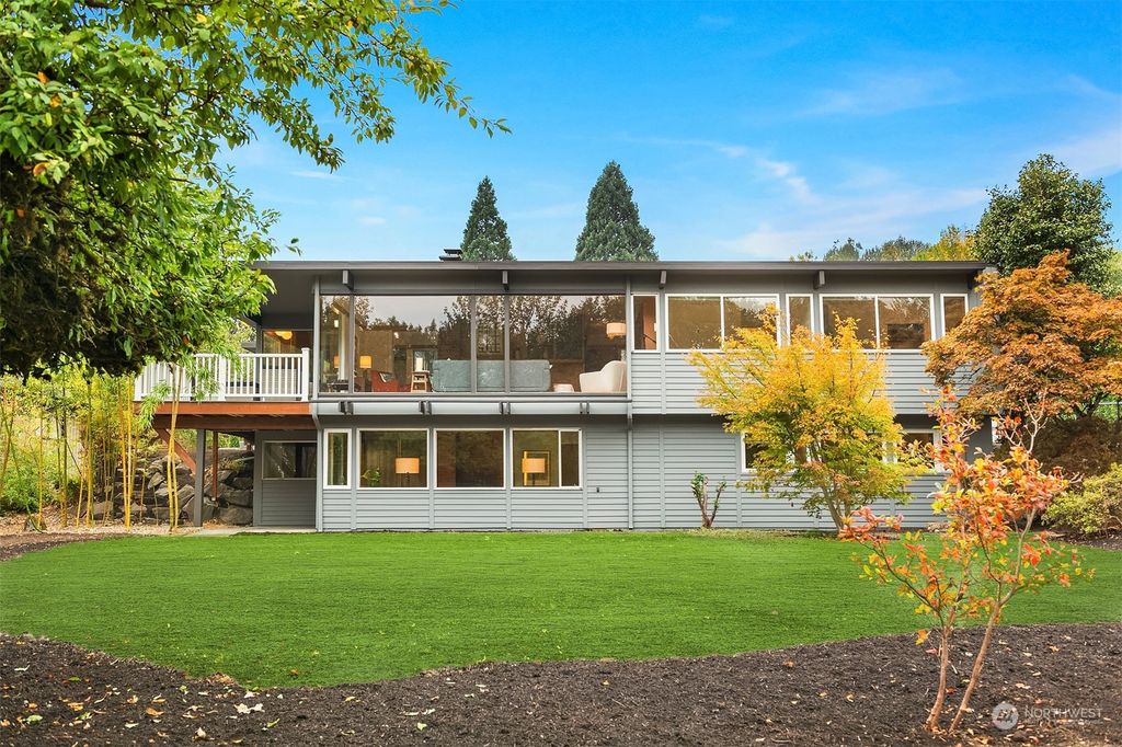 Photo of 16604 53rd Avenue S, Tukwila, WA 98188 (MLS # 2004503)