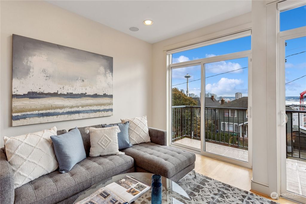 Photo of 114 Aloha Street, Seattle, WA 98109 (MLS # 2190430)