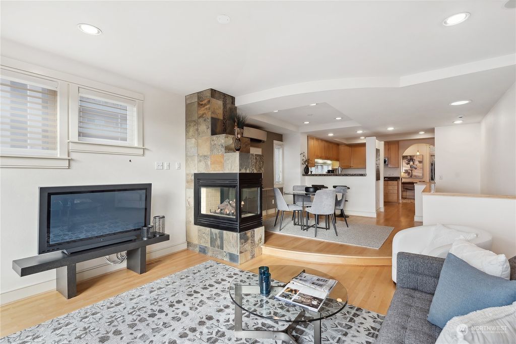 Photo of 114 Aloha Street, Seattle, WA 98109 (MLS # 2190430)