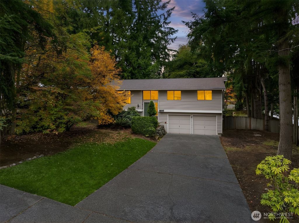 Photo of 15332 NE 65th Court, Redmond, WA 98052 (MLS # 2449214)