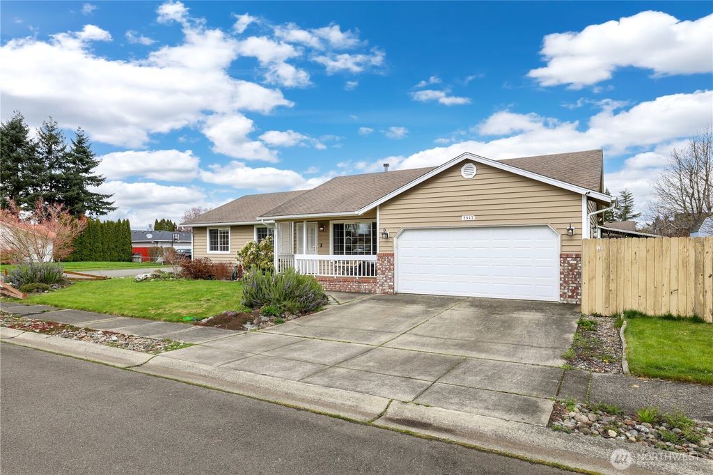 Photo of 2947 Edel Avenue, Enumclaw, WA 98022 (MLS # 2498391)
