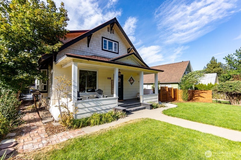 1112 Commercial Street