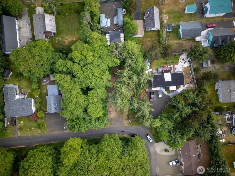 21 N Lakeside Drive N