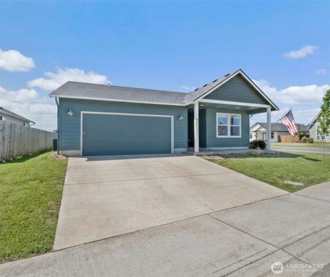 Photo of 401 Cardinal Avenue, Winlock, WA 98596 (MLS # 2530127)