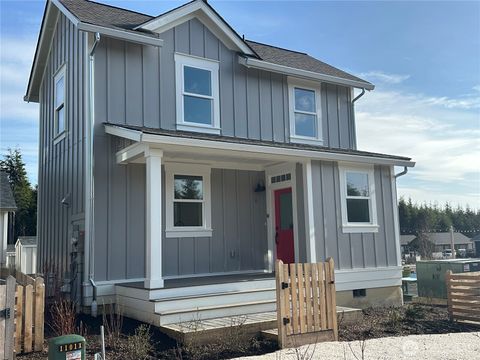 Photo of 4 Springboard Street, Pacific Beach, WA 98571 (MLS # 2476843)
