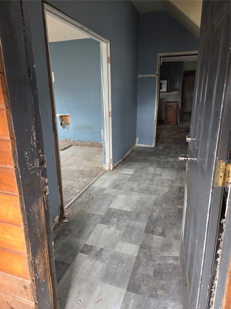 1400 W 1st