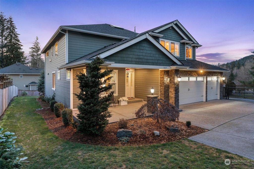 Photo of 5627 NE 24th Street, Renton, WA 98059 (MLS # 2027213)