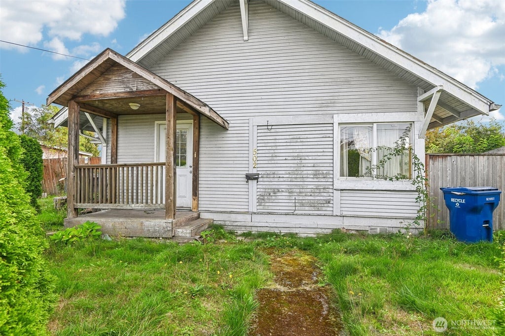 Photo of 502 8th Street SE, Auburn, WA 98002 (MLS # 2594012)