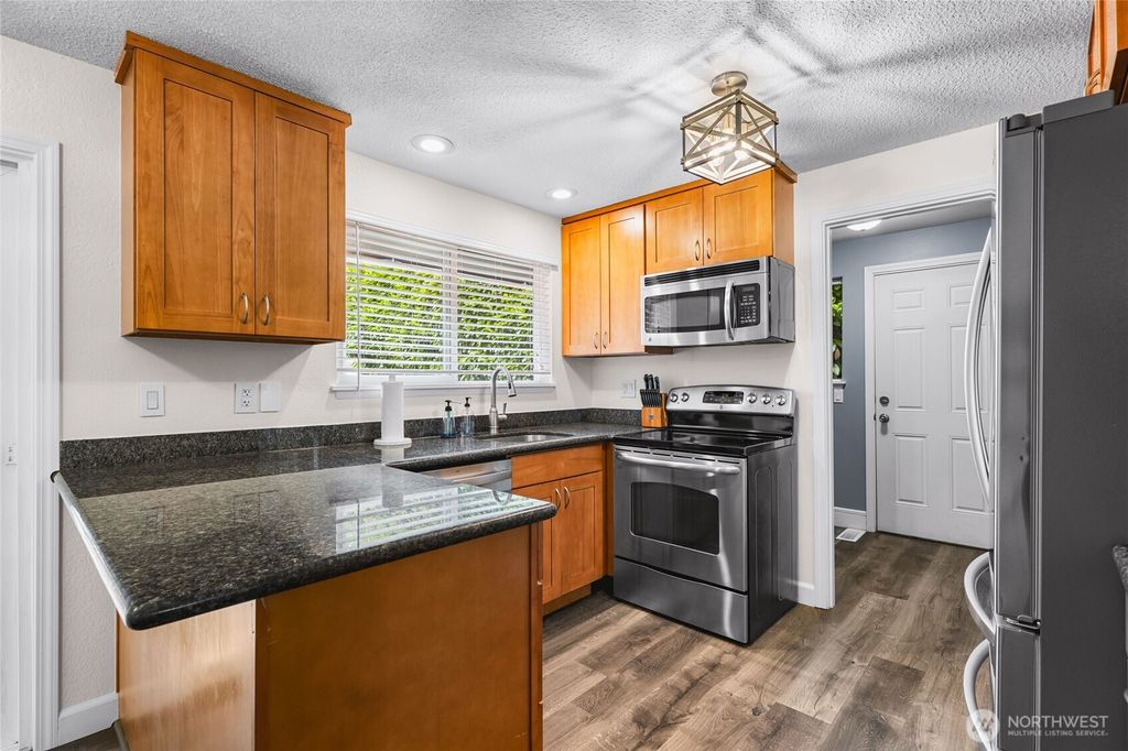 Photo of 28621 15th Avenue S, Federal Way, WA 98003 (MLS # 2411416)