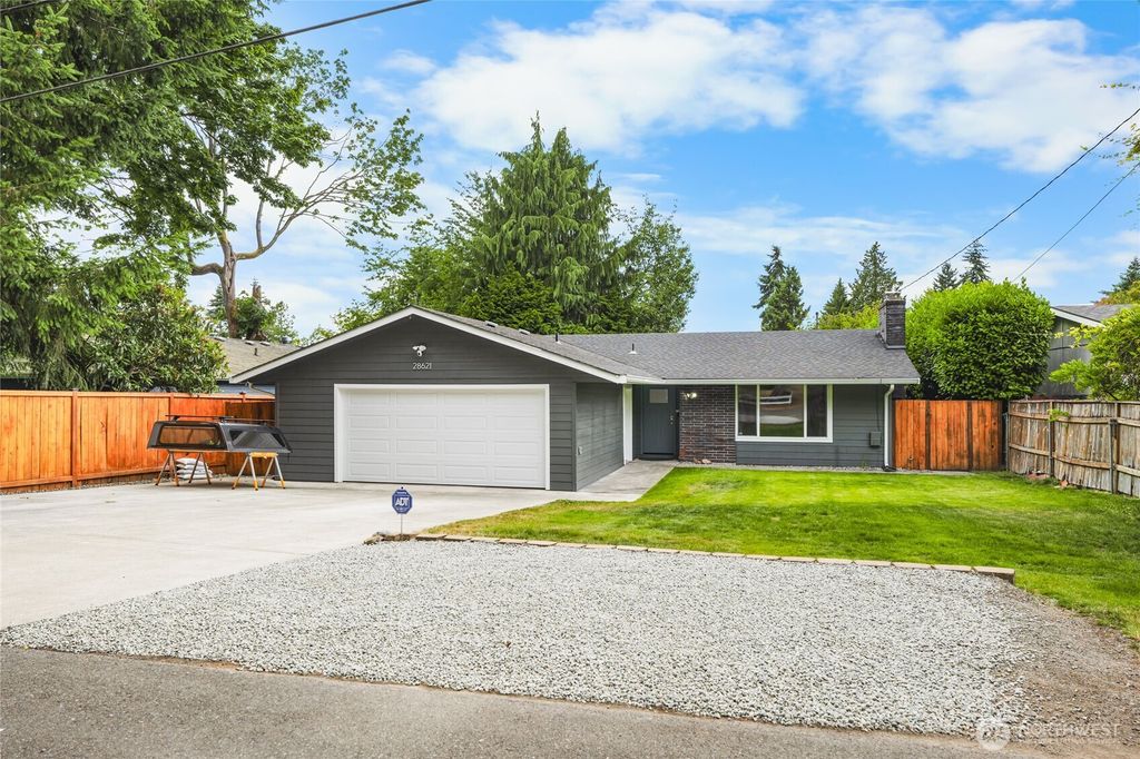 Photo of 28621 15th Avenue S, Federal Way, WA 98003 (MLS # 2411416)