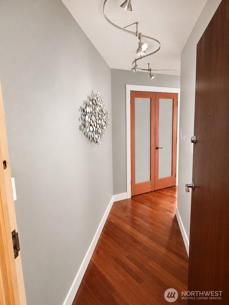2201 3rd Avenue 2504