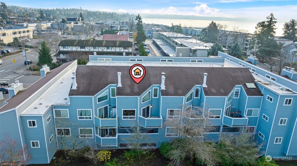 Photo of 21937 7th Avenue S #212, Des Moines, WA 98198 (MLS # 2314079)
