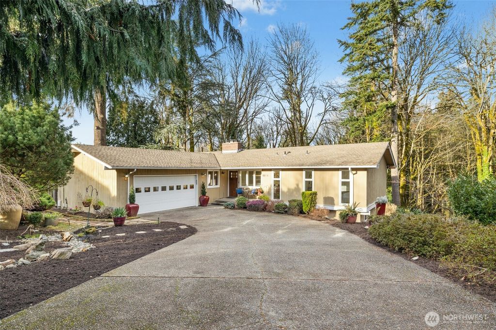 Photo of 15116 SE 46th Way, Bellevue, WA 98006 (MLS # 2338184)