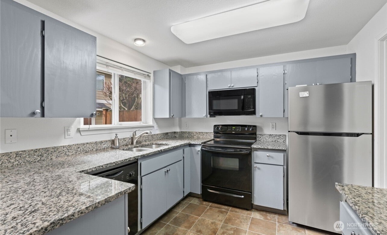 12010 113th Avenue E 23