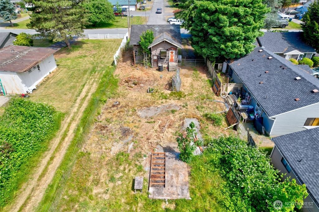 Photo of 312 E Pioneer Street, Granite Falls, WA 98252 (MLS # 2543321)