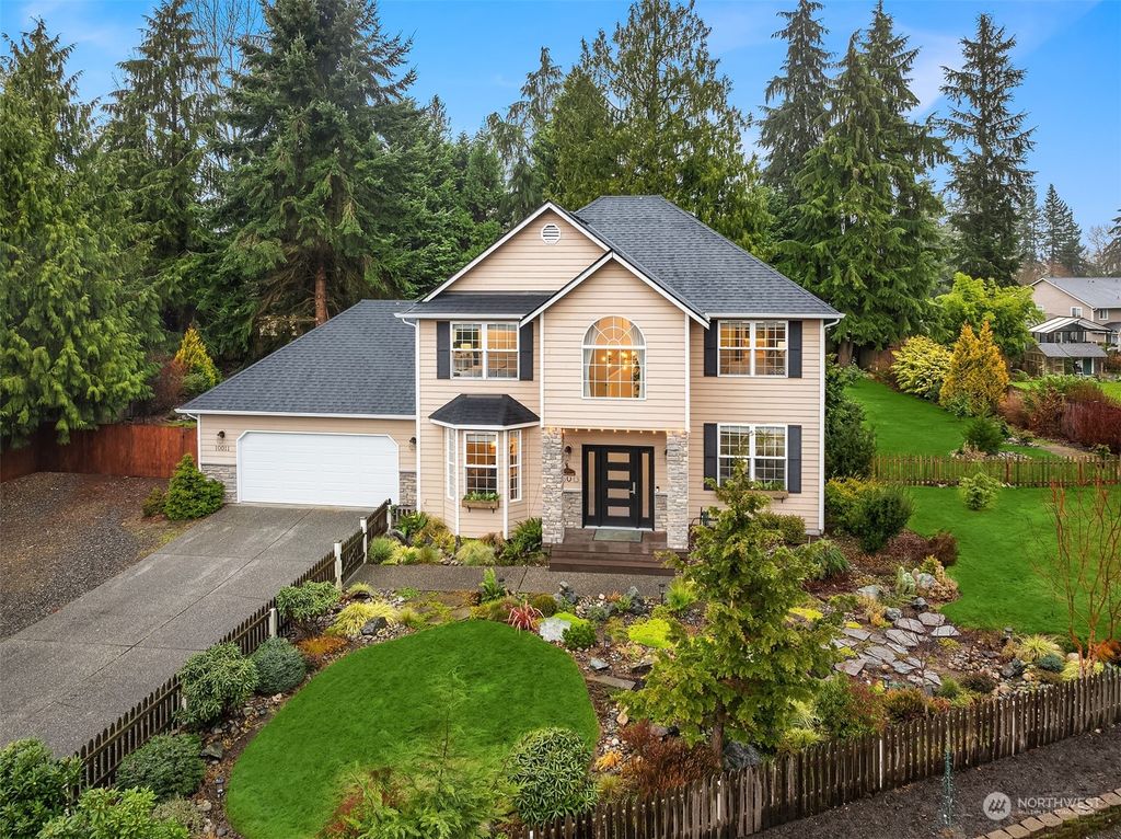 Photo of 10011 40th Place SE, Lake Stevens, WA 98258 (MLS # 2315817)