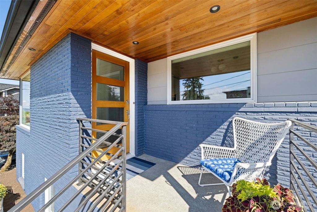 Photo of 4110 SW Rose Street, Seattle, WA 98136 (MLS # 2421142)