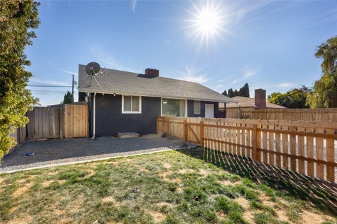 Photo of 1218 SW D Street, Ephrata, WA 98823 (MLS # 2596110)