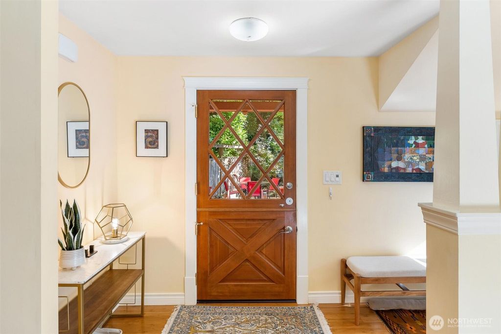 Photo of 18464 47th Place NE, Lake Forest Park, WA 98155 (MLS # 2438976)