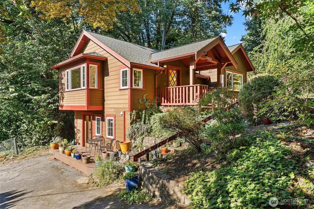 Photo of 18464 47th Place NE, Lake Forest Park, WA 98155 (MLS # 2438976)