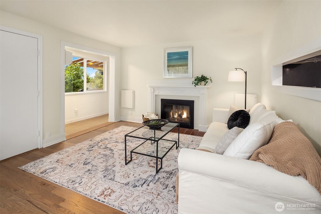 Photo of 6833 47th Avenue NE, Seattle, WA 98115 (MLS # 2472795)