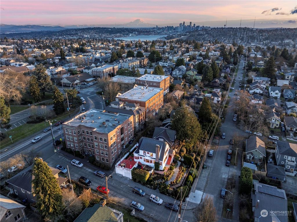 Photo of 5018 Greenwood Avenue N, Seattle, WA 98103 (MLS # 2185328)