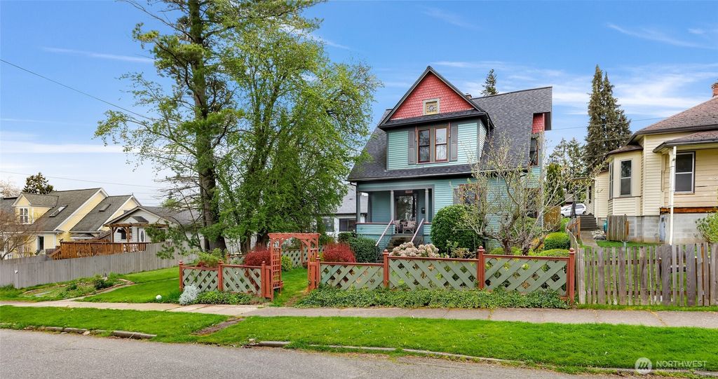 Photo of 1328 Franklin Street, Bellingham, WA 98225 (MLS # 2506182)